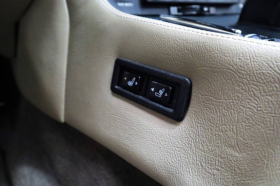 Jaguar XJS 16 of 28