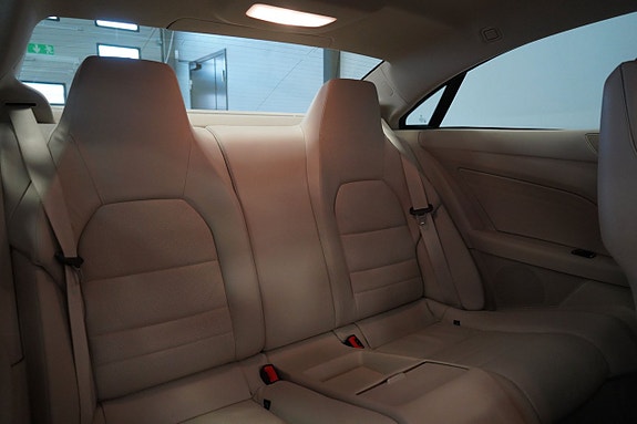 Mercedes-Benz E250 10 of 10