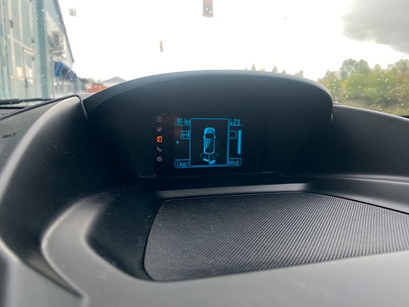 Ford Kuga 8 of 16