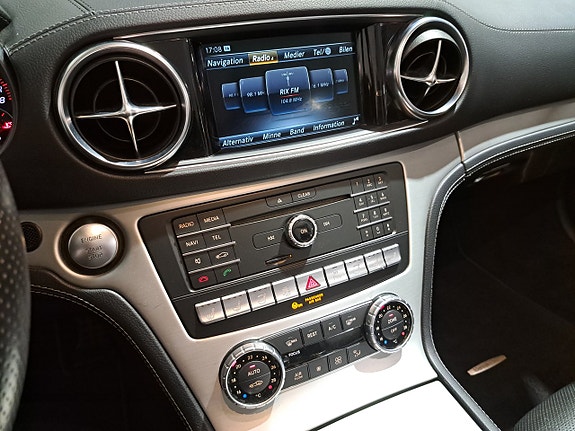 Mercedes-Benz SL400 15 of 25