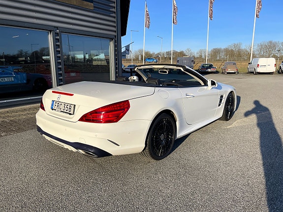 Mercedes-Benz SL400 4 of 5