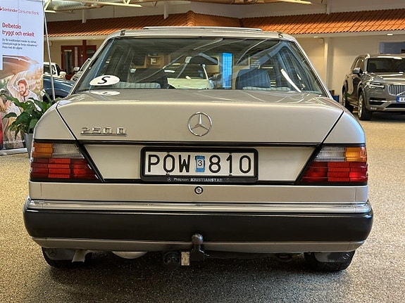 Mercedes-Benz E250 d 12 of 13