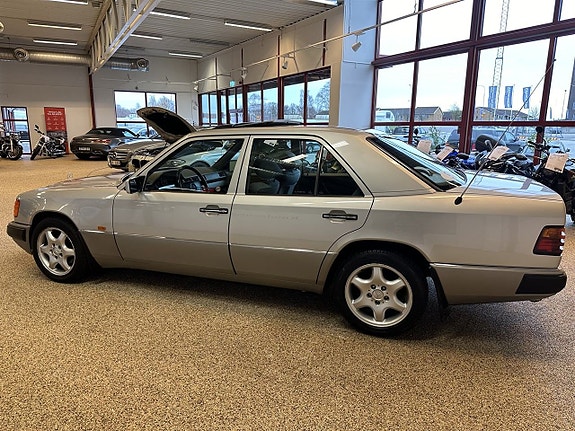 Mercedes-Benz E250 d 11 of 13