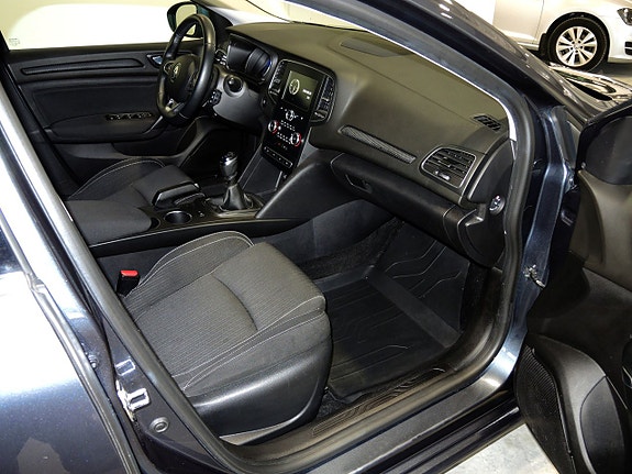 Renault Megane IV 11 of 17