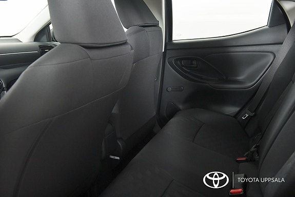 Toyota Yaris 7 of 11