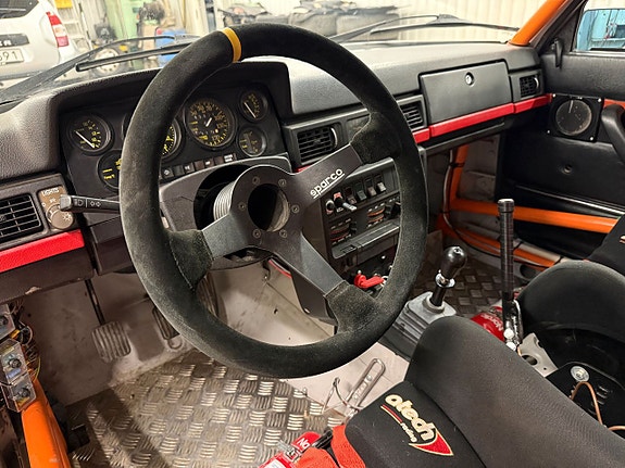Volvo 242 16 of 24