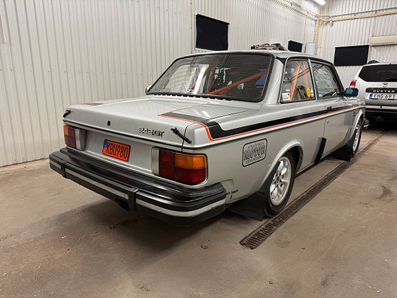 Volvo 242 4 of 5