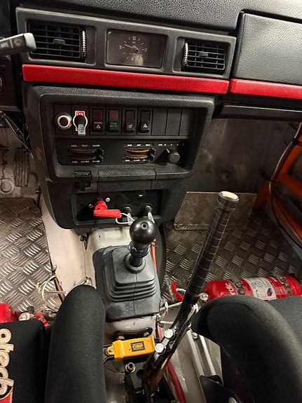 Volvo 242 18 of 24