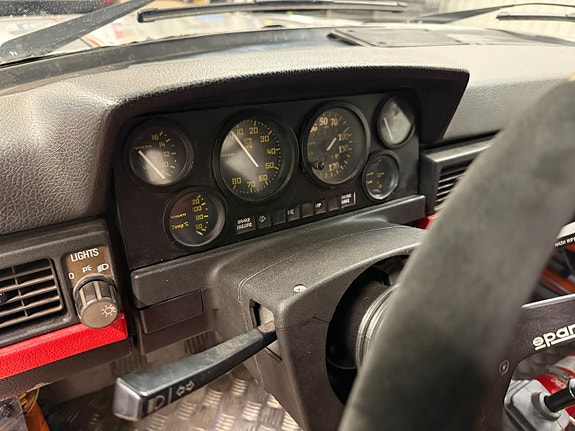 Volvo 242 17 of 24