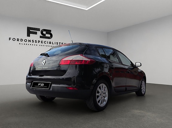 Renault Megane III 3 of 5