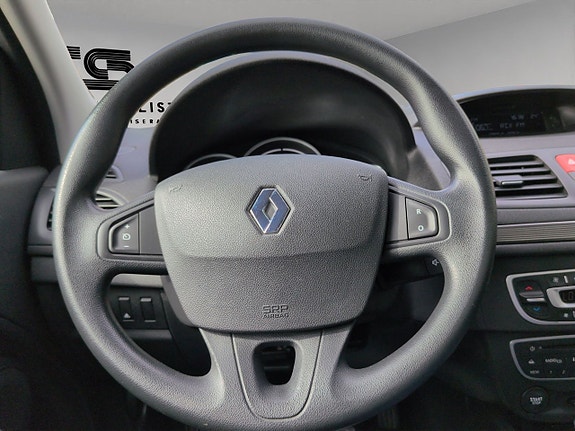 Renault Megane 18 of 28