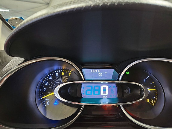 Renault Clio 9 of 9