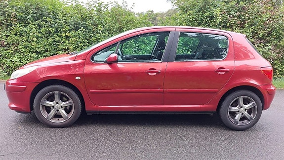 Peugeot 307 2 of 5