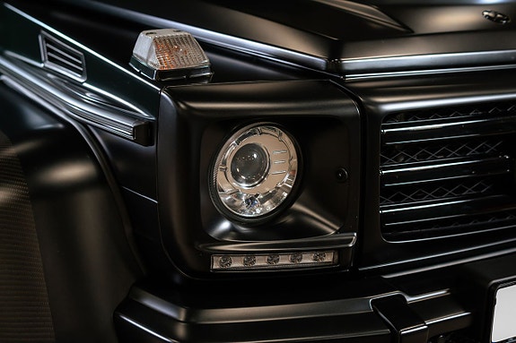 Mercedes-Benz G500 3 of 27