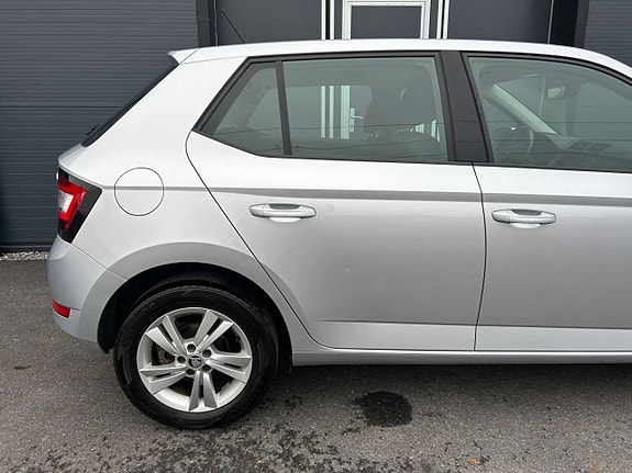 Skoda Fabia 4 of 5