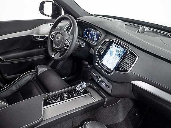 Volvo XC90 4 of 5