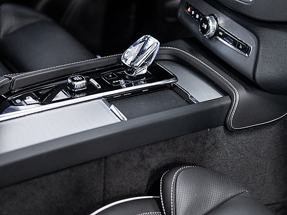 Volvo XC90 3 of 5