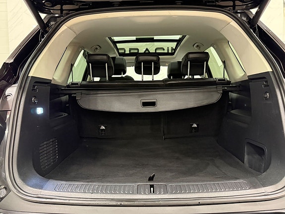 Maxus Euniq 6 24 of 24