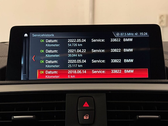 BMW M240i 24 of 26