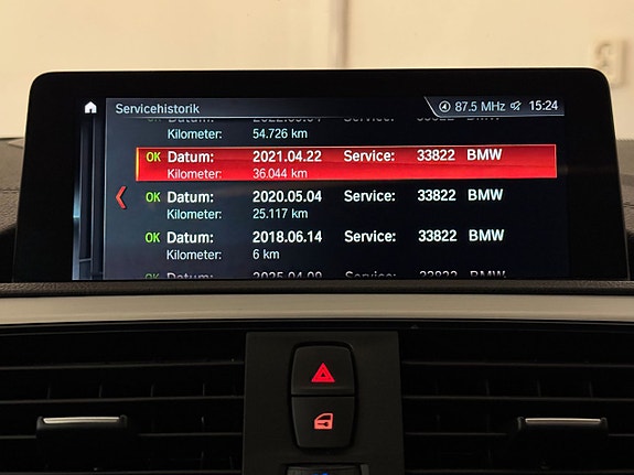 BMW M240i 23 of 26