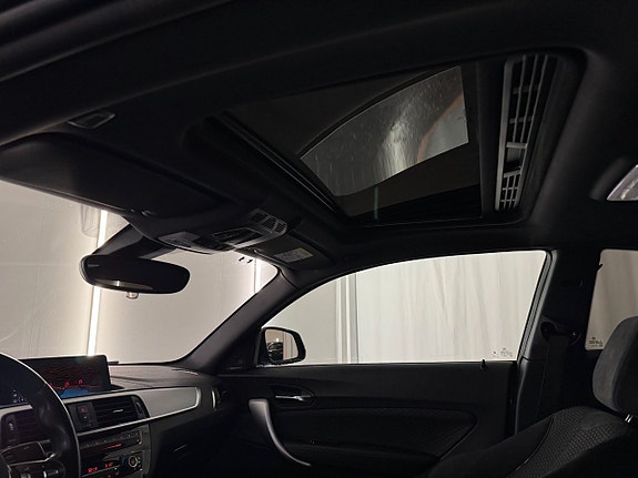 BMW M240i 10 of 26