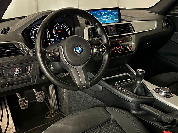 BMW M240i 7 of 26