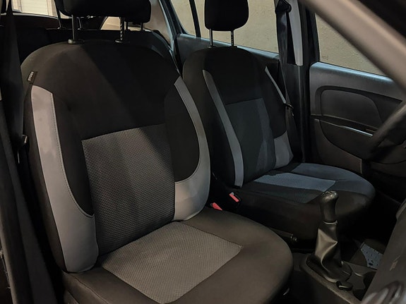 Dacia Sandero 12 of 19