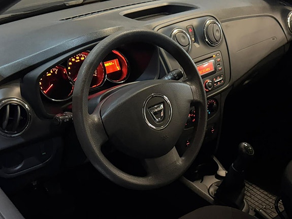 Dacia Sandero 2 of 5