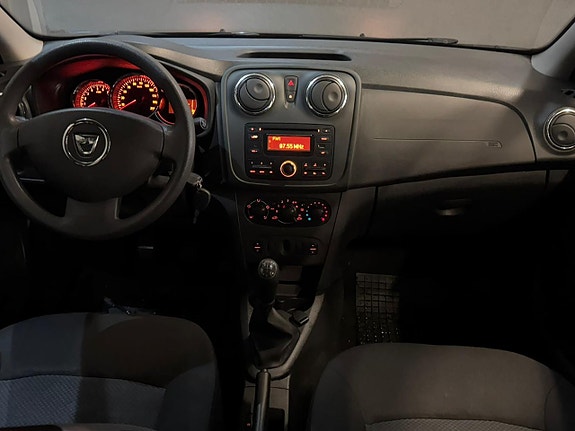 Dacia Sandero 13 of 19