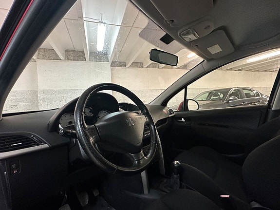 Peugeot 207 7 of 9