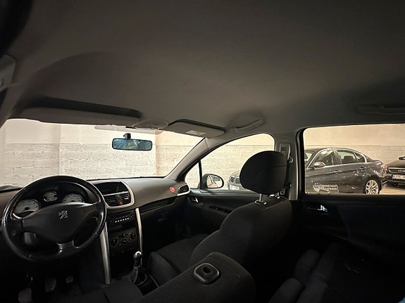 Peugeot 207 8 of 9