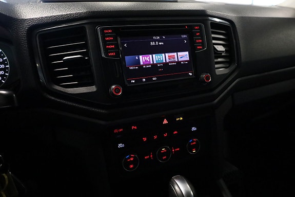 Volkswagen Amarok 13 of 19