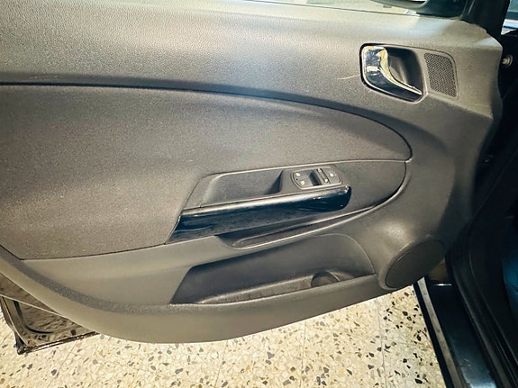 Opel Corsa 10 of 10
