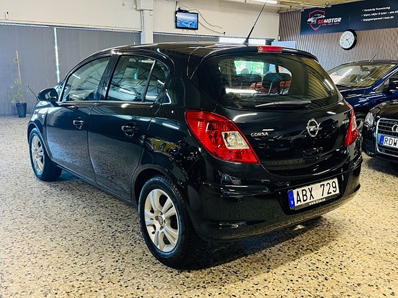 Opel Corsa 2 of 5