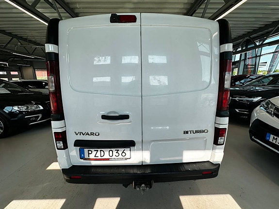 Opel Vivaro 10 of 19