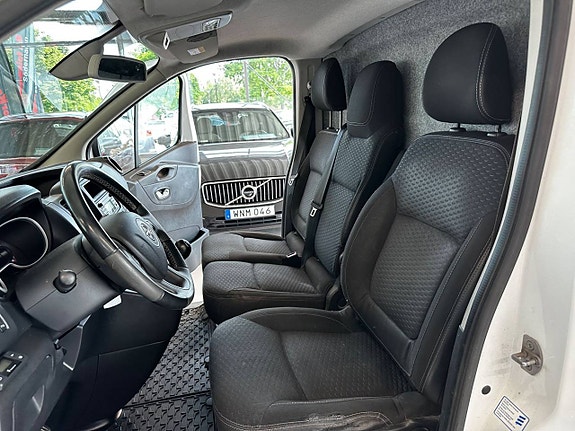 Opel Vivaro 18 of 19