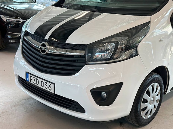 Opel Vivaro 11 of 19