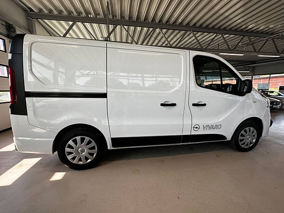 Opel Vivaro 7 of 19