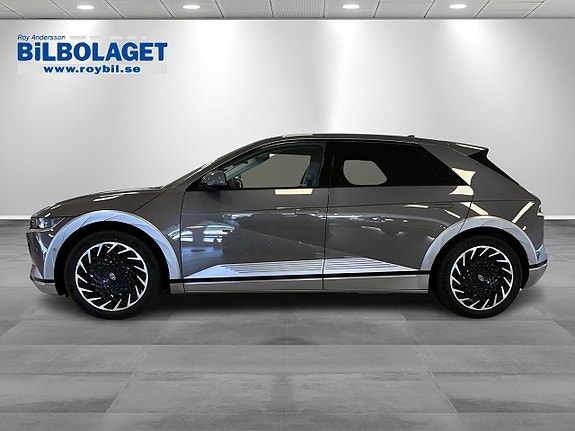 Hyundai Ioniq 5 2 of 5