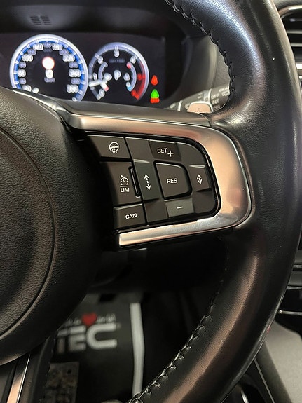 Jaguar F-PACE 19 of 25