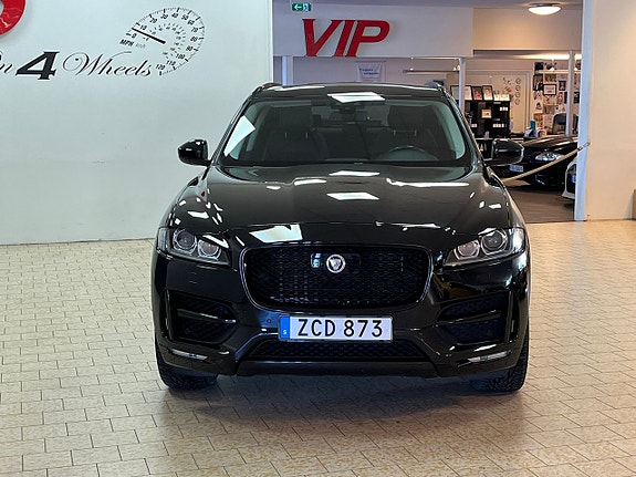 Jaguar F-PACE 9 of 25