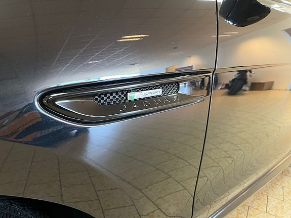 Jaguar F-PACE 11 of 25