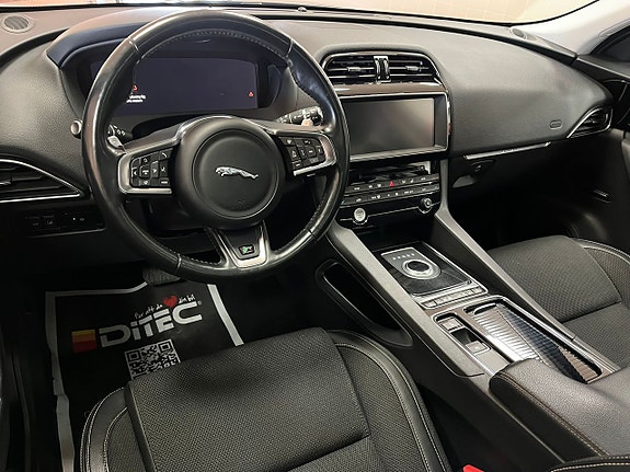 Jaguar F-PACE 13 of 25