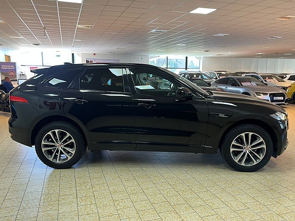 Jaguar F-PACE 7 of 25