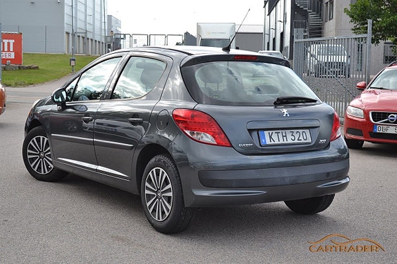 Peugeot 207 2 of 14