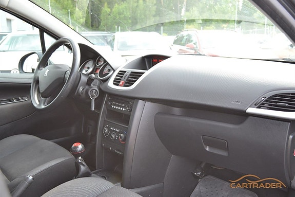 Peugeot 207 10 of 14