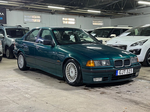 BMW 320 2 of 14