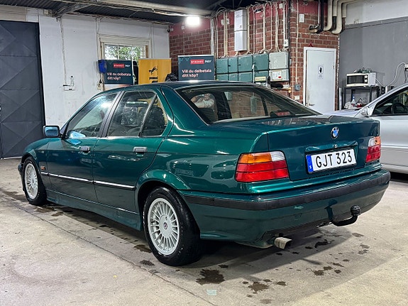 BMW 320 4 of 14