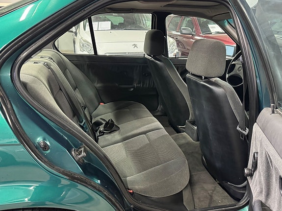 BMW 320 10 of 14