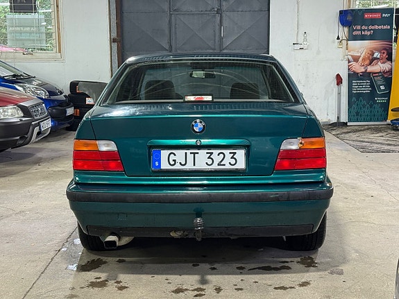 BMW 320 5 of 14